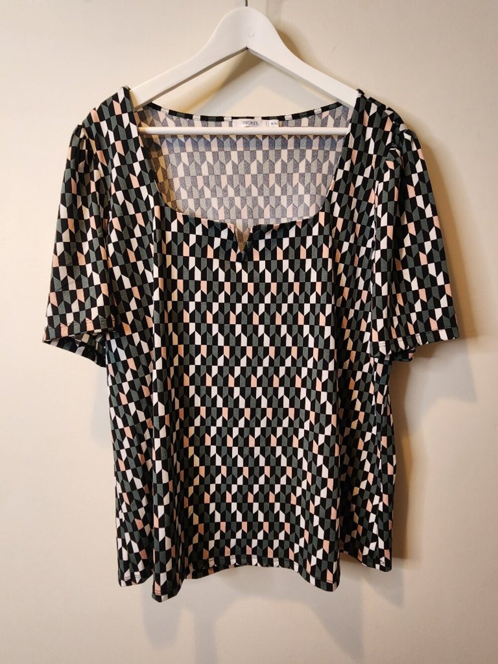 Ricki's Geometric Print Top